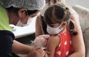 Pediatra e infectologista esclarece as principais dúvidas sobre a vacinação contra a Covid-19 em crianças